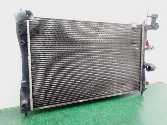 MN130393 MITSUBISHI Radiador de refrigeración del motor  disponible Ourense