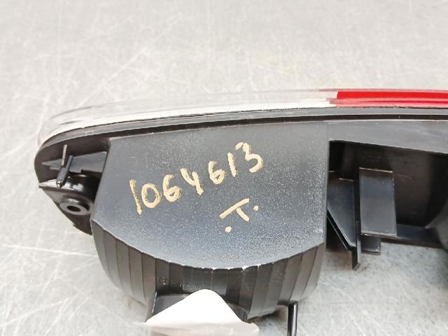 MN133776 Luz trasera de parachoques derecha  disponible Málaga