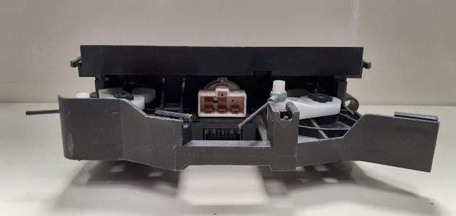 Precio del repuesto Elemento de control aire acondicionado Space Star  monovolumen