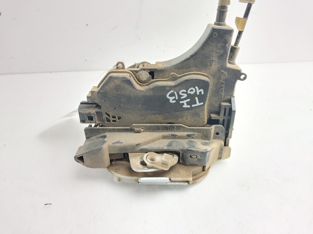 MN145875 MITSUBISHI Cerradura de puerta trasera izquierda  en stock Gandía