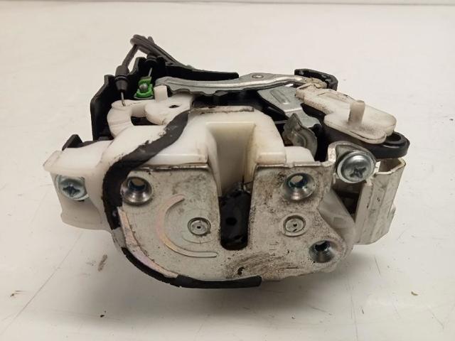 MN145875 MITSUBISHI Cerradura de puerta trasera izquierda  en stock Huelva