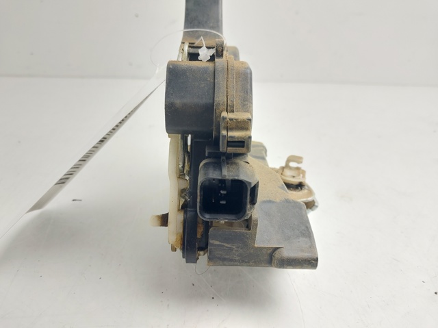 MN145875 MITSUBISHI Cerradura de puerta trasera izquierda  disponible Ourense