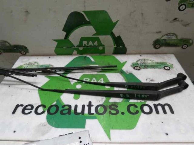 Brazo del limpiaparabrisas MN145992 Mitsubishi