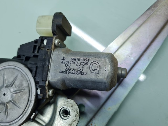 MN182354 MITSUBISHI Motor del elevalunas de la puerta delantera derecha  disponible Vigo