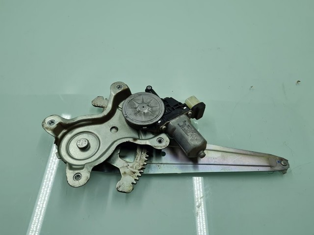 MN182354 Motor del elevalunas de la puerta delantera derecha comprar Girona