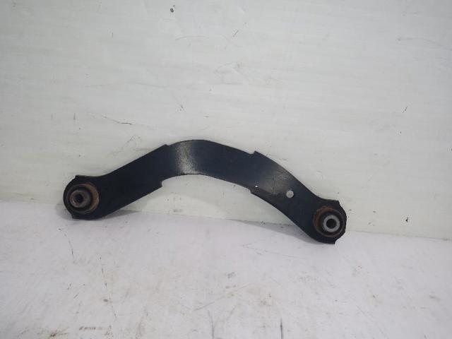 MN184100 Brazo superior de suspensión trasera izquierdo/derecho  en stock Sabadell