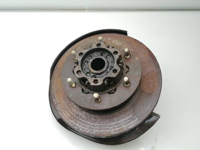 Muñón del eje, soporte de rueda, delantero derecho MR112988 MITSUBISHI