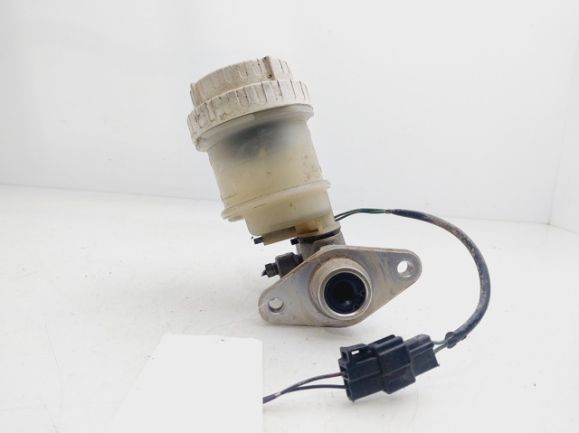Cilindro maestro de frenos para Mitsubishi Colt CJA