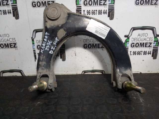 Brazo superior derecho de la suspensión delantera MR162804 MITSUBISHI