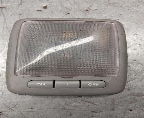 MR190205 MITSUBISHI Luz interior trasera  en stock Huelva