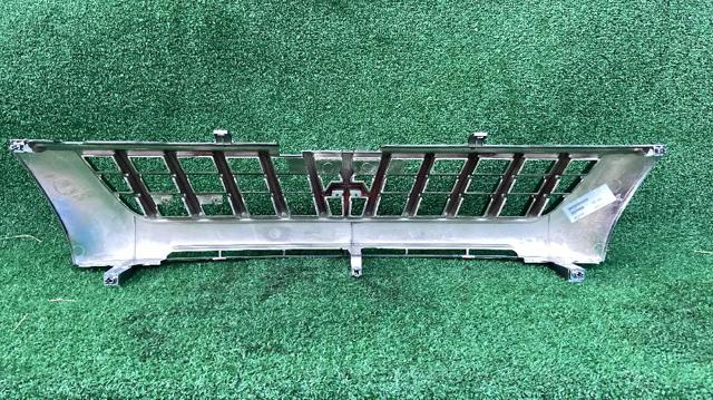 Comprar Parrilla del radiador Mitsubishi L 200 K60, K70 a bajo precio