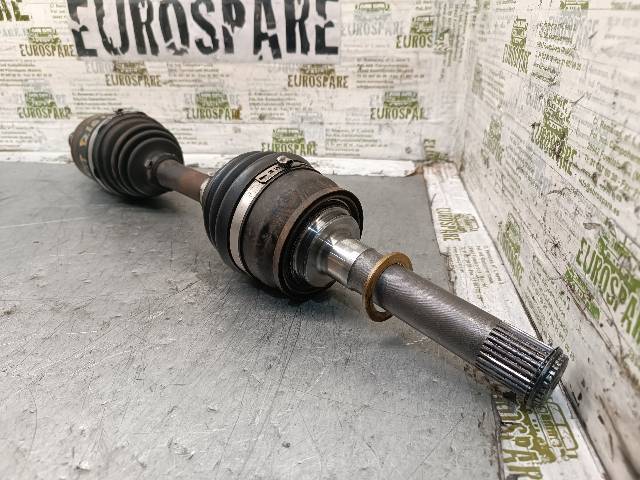 MITSUBISHI MR276871 Semieje delantero izquierdo  en stock Terrassa