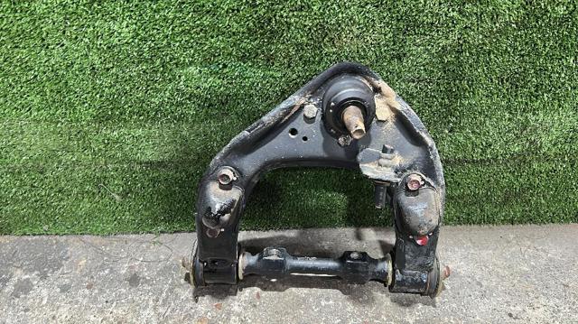 MR296093 Brazo superior izquierdo de la suspensión delantera  en stock Granada