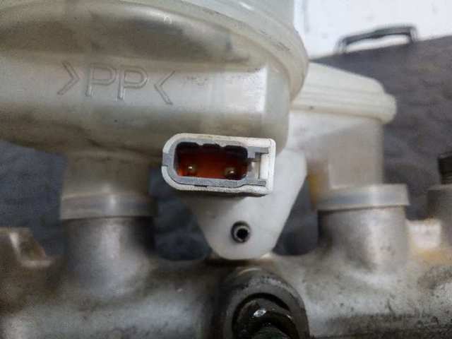 Cilindro principal de freno Mitsubishi Galant 8 EA