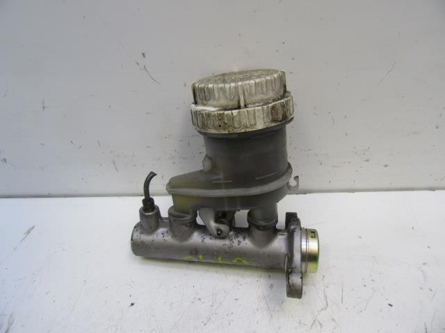 Cilindro principal de freno Mitsubishi Galant 8 EA
