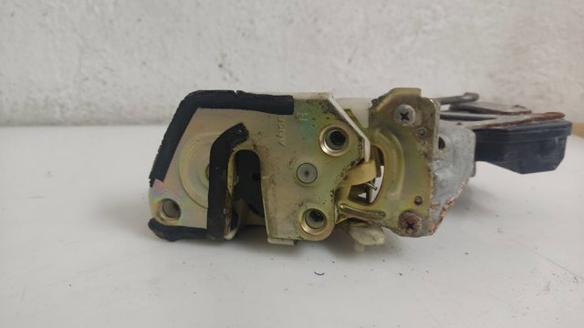 MR349288 Cerradura de la puerta trasera derecha  en stock Sabadell