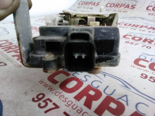 MITSUBISHI MR349288 Cerradura de la puerta trasera derecha  comprar en Murcia