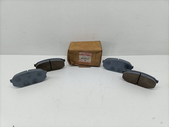 Pastillas de freno MR389502 MITSUBISHI