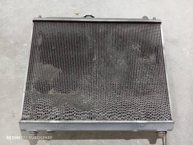 MITSUBISHI MR404689 Radiador de refrigeración del motor  disponible Valladolid
