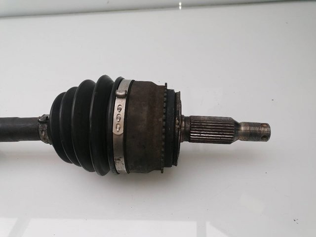 MR410664 MITSUBISHI Semieje delantero izquierdo  disponible Ourense