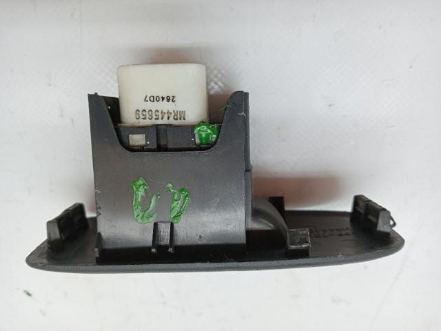 MR445659 Botón de elevalunas delantero derecho comprar Girona
