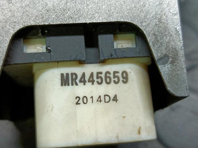 MITSUBISHI MR445659 Botón de elevalunas delantero derecho  en stock Salamanca