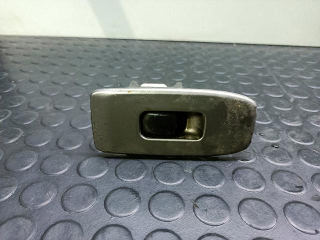 MITSUBISHI MR445659 Botón de elevalunas delantero derecho comprar Tarragona
