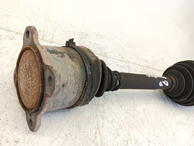 MITSUBISHI MR453384 Semieje delantero derecho  en stock Salamanca