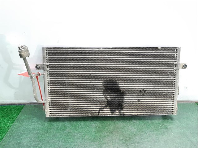 Condensador / radiador  aire acondicionado para mitsubishi carisma 1.9 di-d f9q2 MR460451