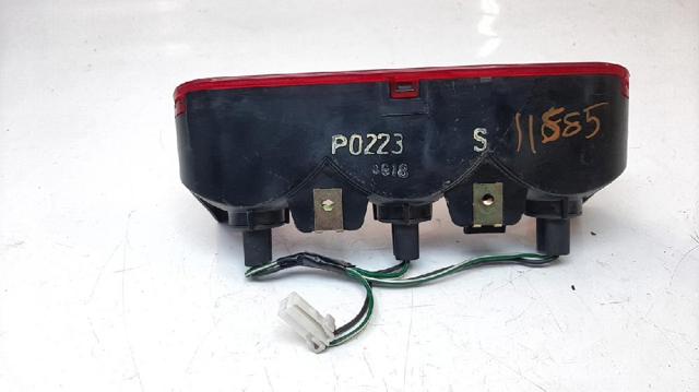 MR490839 MITSUBISHI Tercera luz de freno  en stock Gandía