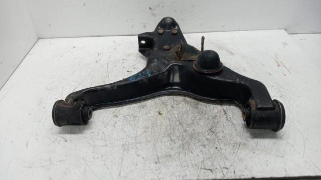 MITSUBISHI MR496796 Brazo inferior derecho de la suspensión delantera  en stock Salamanca