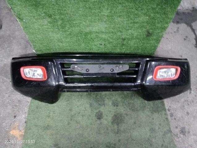 Parachoques delantero Mitsubishi Pajero K90