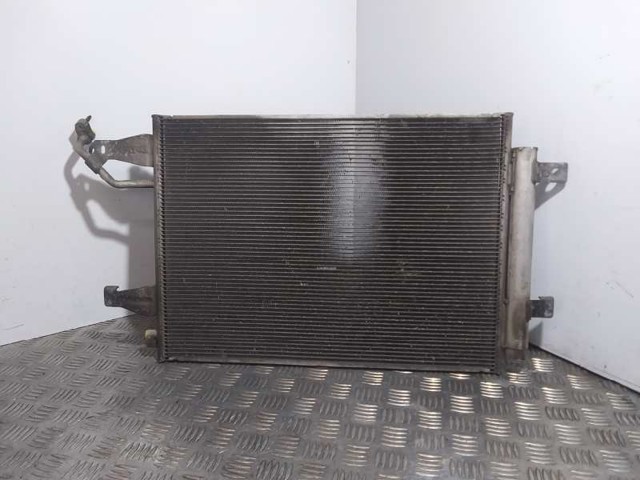 MR568975 MITSUBISHI Condensador de aire acondicionado  disponible Vigo