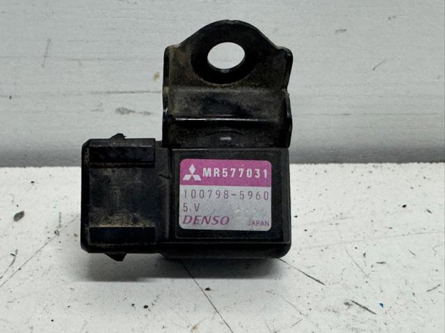 Sensor de presión de sobrealimentación MR577031 MITSUBISHI