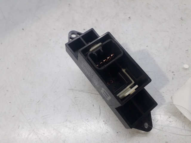 MR587944 MITSUBISHI Unidad de control de elevalunas delantero derecho  comprar en Oviedo