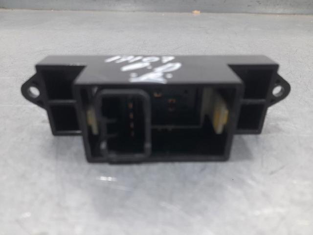 MR587944 MITSUBISHI Unidad de control de elevalunas delantero derecho  en stock Córdoba