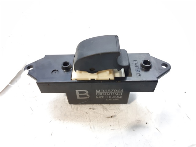 MR587944 MITSUBISHI Unidad de control de elevalunas delantero derecho  comprar en Jaén