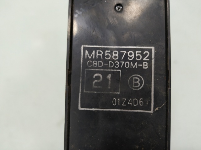 MITSUBISHI MR587952 Interruptor de elevalunas delantera izquierda  en stock Valencia