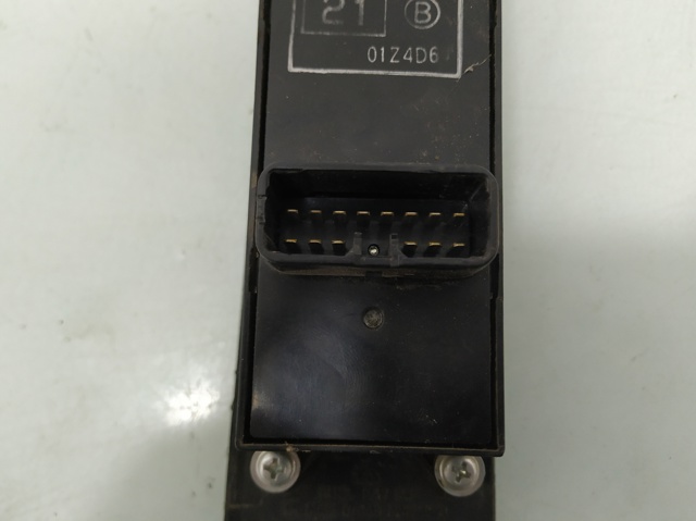 MR587952 Interruptor de elevalunas delantera izquierda comprar Sevilla