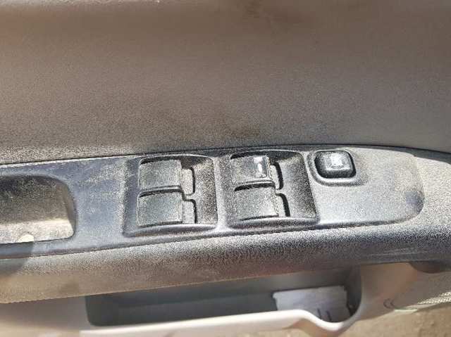 MITSUBISHI MR587952 Interruptor de elevalunas delantera izquierda  en stock Salamanca