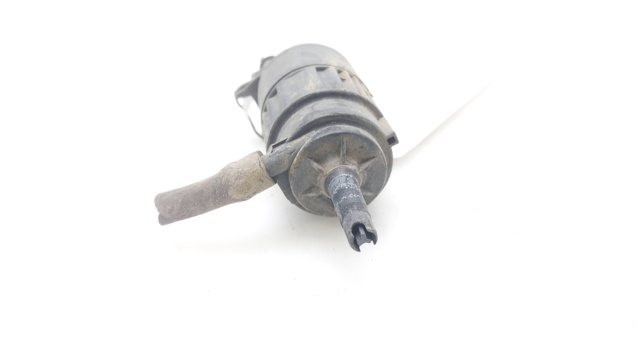 Bomba de limpiaparabrisas delantera MR911022 Mitsubishi