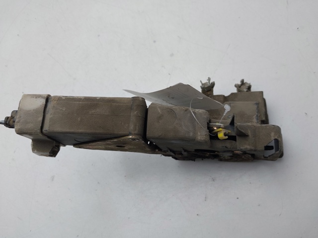 MR912016 MITSUBISHI Cerradura de puerta delantera derecha  en stock Huelva