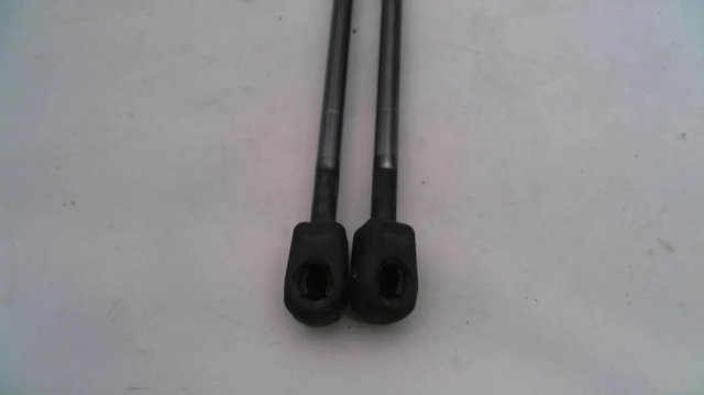 MR959243 MITSUBISHI Amortiguador de la tapa del maletero  disponible Vigo