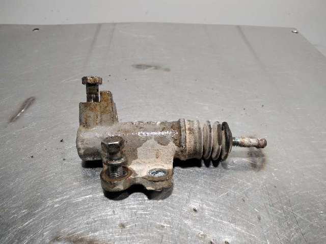 Cilindro receptor de embrague MR980832 MITSUBISHI