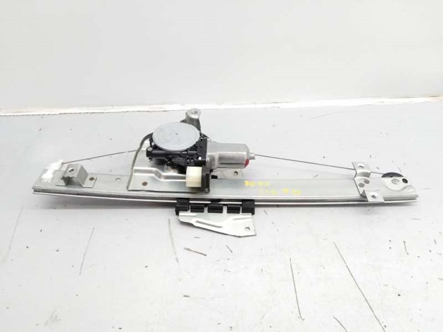 MR989947 Motor del elevalunas de la puerta trasera derecha comprar Almería