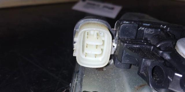 MR989948 MITSUBISHI Motor del elevalunas de la puerta trasera izquierda comprar Bilbao