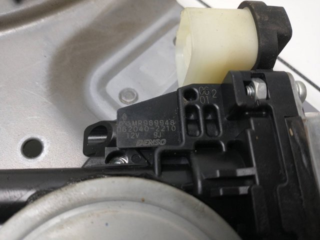 MR989948 MITSUBISHI Motor del elevalunas de la puerta trasera izquierda  disponible Alicante
