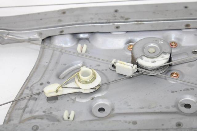 MITSUBISHI MR989948 Motor del elevalunas de la puerta trasera izquierda  comprar en Ponferrada