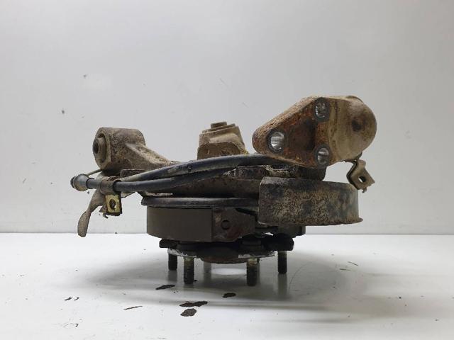 Muñón de eje, cuerpo del eje, trasero izquierdo  MR992532 MITSUBISHI