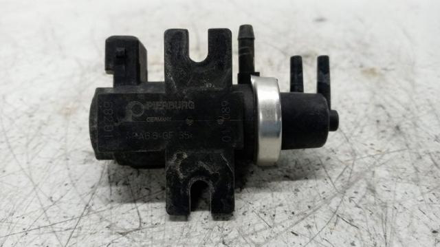 MSG100110 Land Rover